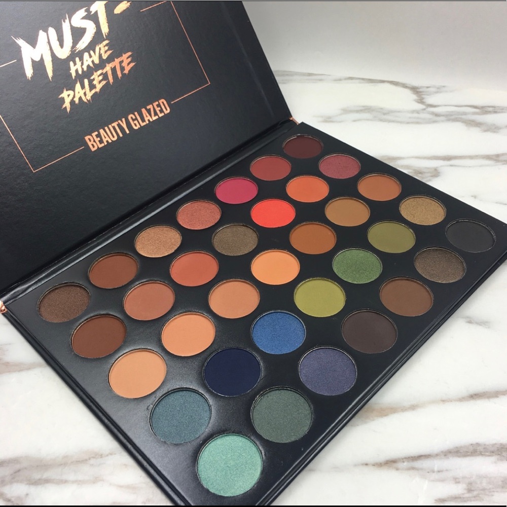 Must have palette 35 Colors eyeshadow new - Picture 3 of 4